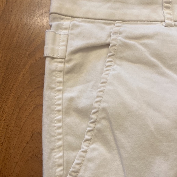 Vince womens white shorts. Size 8. Excellent condition - Picture 3 of 8
